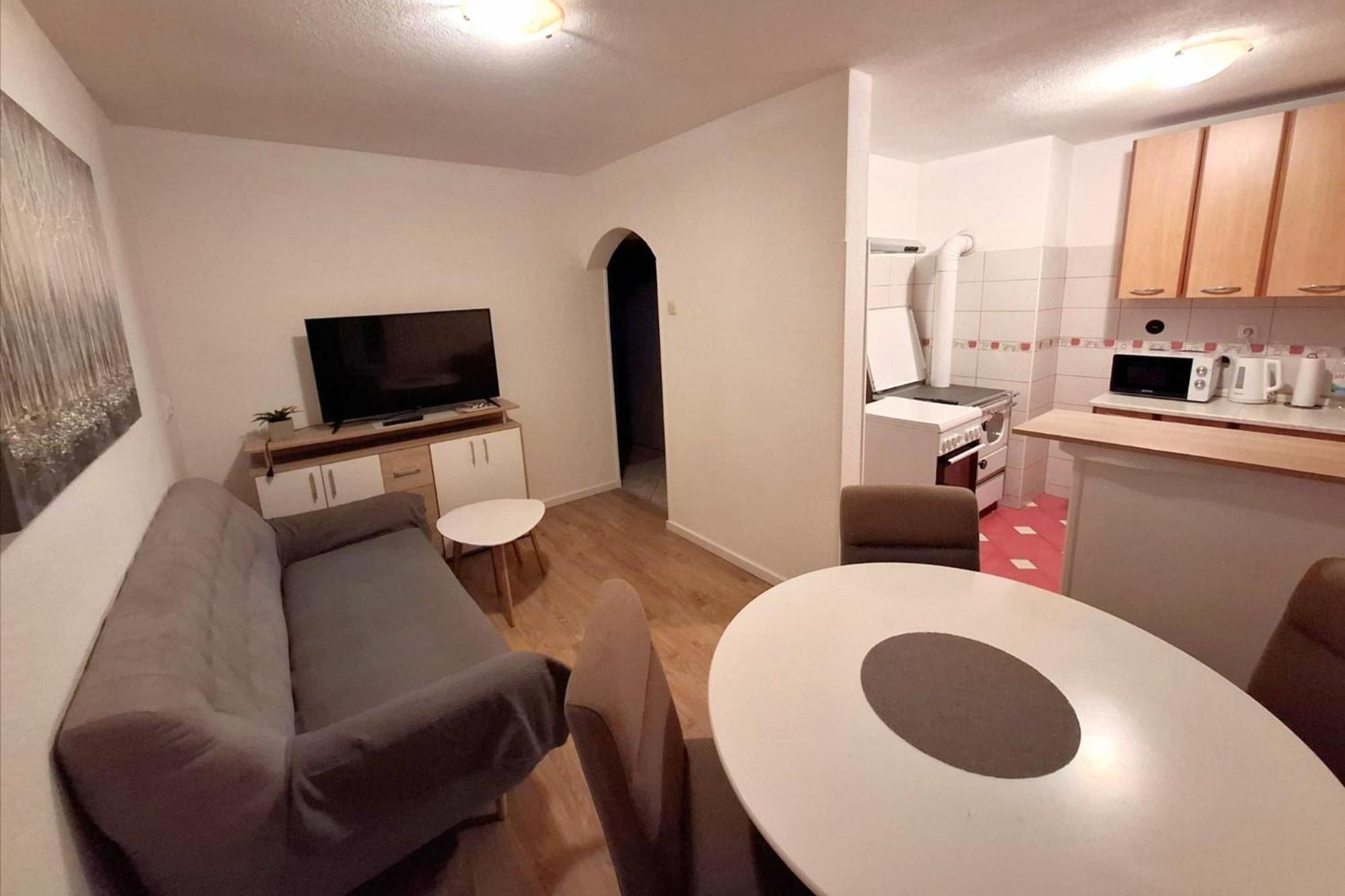 Apartment Tonio - Right On The Main Square Gospić 외부 사진